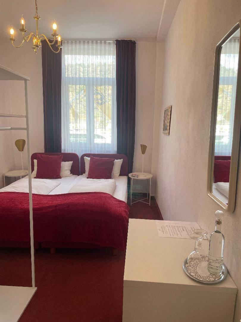 Zum Goldenen Löwen Hotel 2*